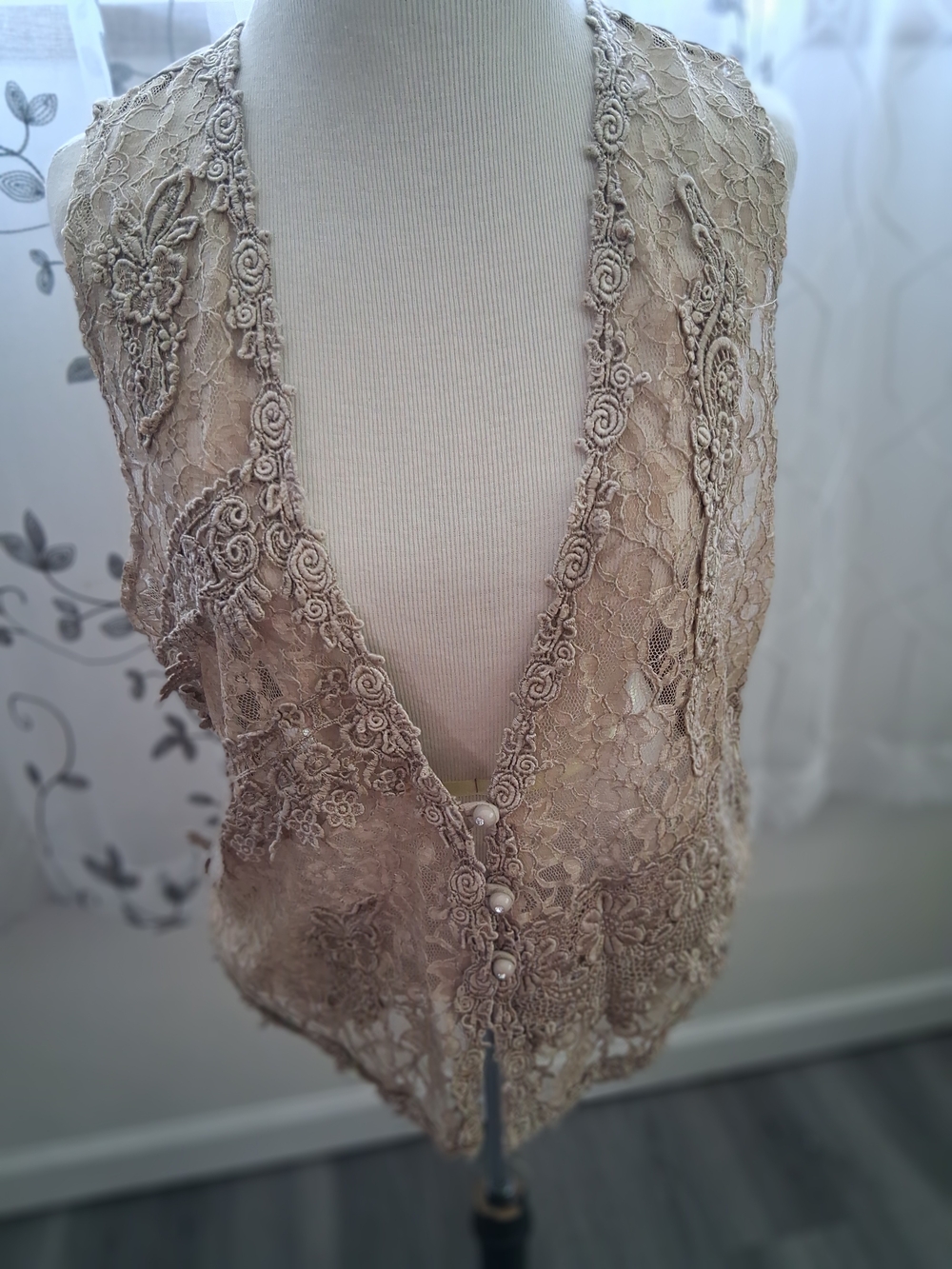 Lace Pearl-Button Sleeveless Vest in Beige
